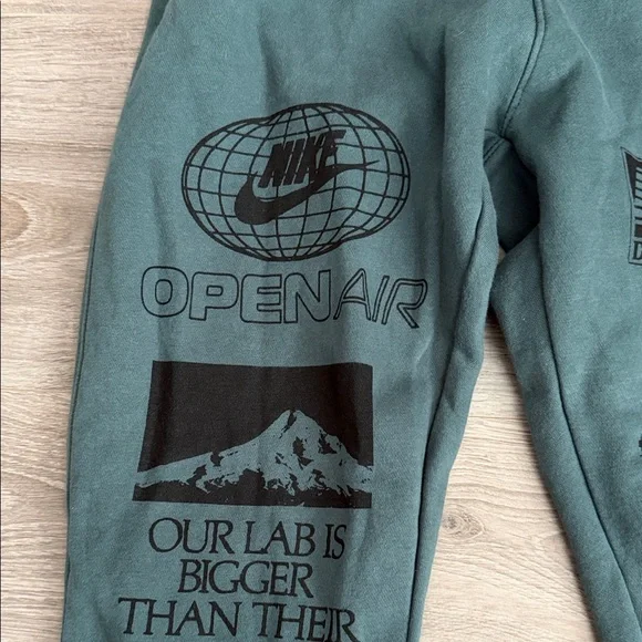 Nike Open Air Performance Men's Club Fleece Cuff Pants - Green - Picture 7 of 12